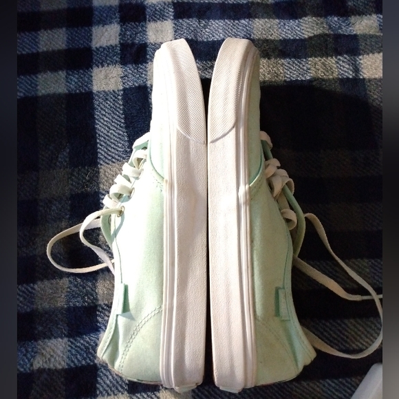 VANS Paled Turquoise Floral Print Sneakers. Great condition - Picture 4 of 13